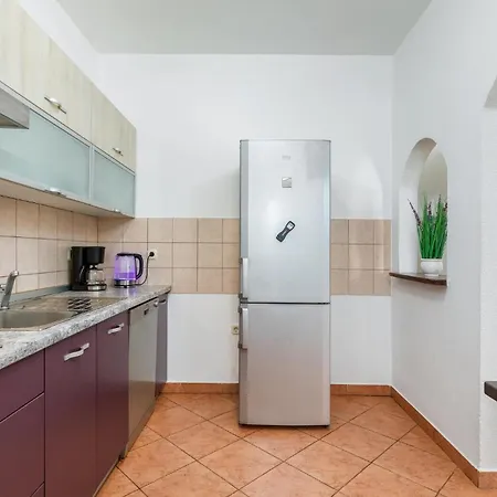 Holiday home Awesome In With Wifi Gajana