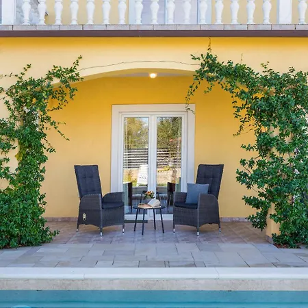 Holiday Home Gajana Gajana