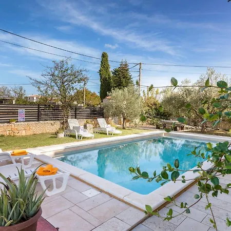 Dom wakacyjny Holiday Home Gajana Gajana