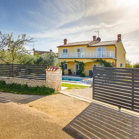 Awesome In With Wifi Holiday home