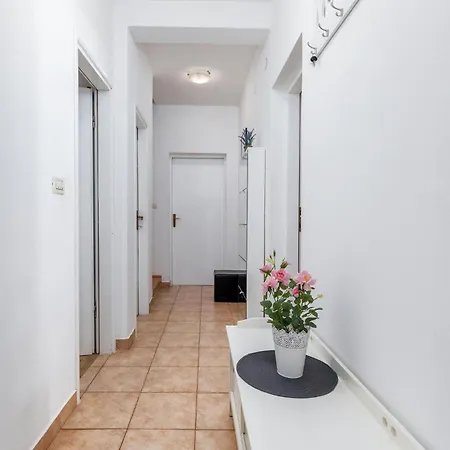 Dom wakacyjny Holiday Home Gajana Gajana Gajana